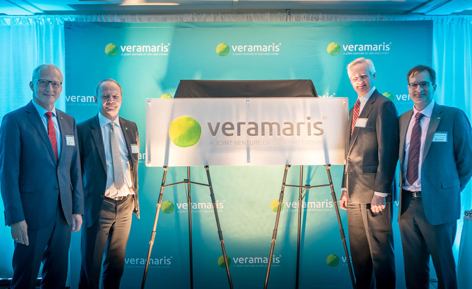 Unveiling the new Veramaris-sign for the Blair facility: Reiner Beste (Evonik), Christoph Goppelsroeder (DSM), Lieutenant Governor of Nebraska Mike Foley, and Karim Kurmaly (Veramaris).